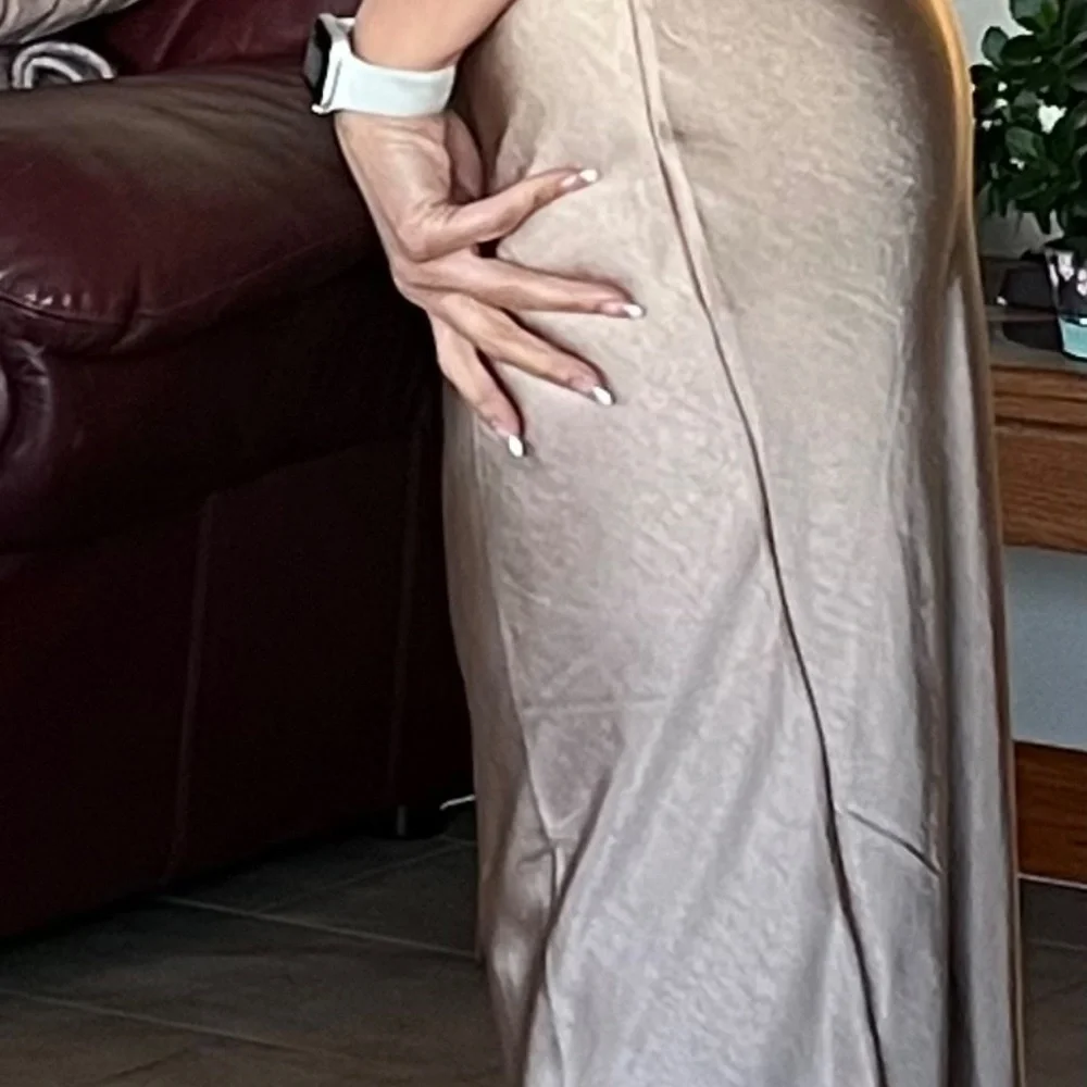 Clothes - Picture 4 of 4